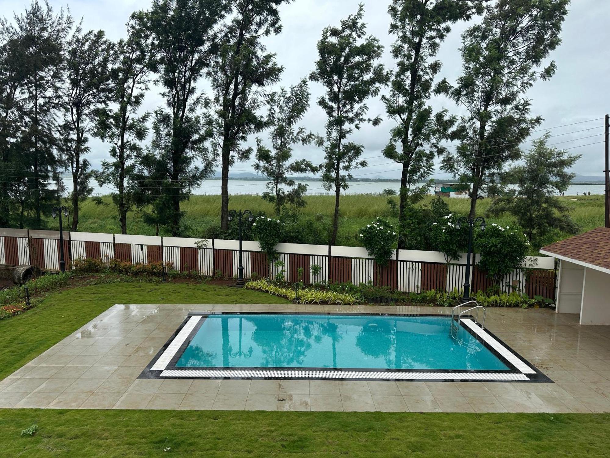 Lake View Holiday Villa Near Sula Wine Yard With 3 Bdrms Nashik Rum bild